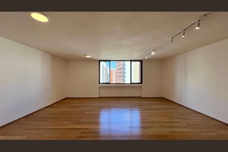 Sala de apartamento à venda com 3 quartos, 134m² em Cerqueira César, São Paulo