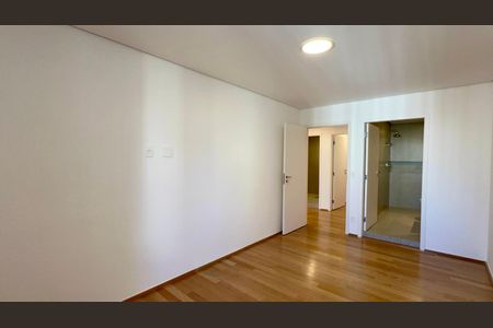Apartamento à venda com 134m², 3 quartos e 2 vagasSuíte 1
