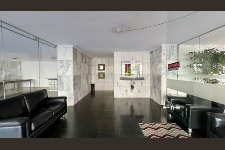 Apartamento à venda com 134m², 3 quartos e 2 vagasHall de entrada