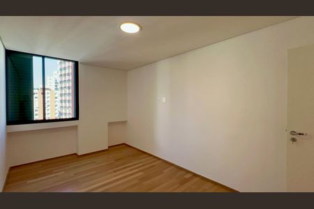 Apartamento à venda com 134m², 3 quartos e 2 vagasSuíte 1