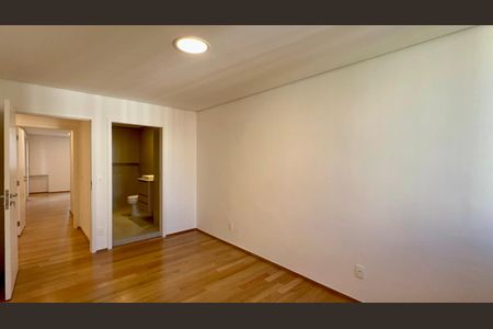 Apartamento à venda com 134m², 3 quartos e 2 vagasSuíte 1