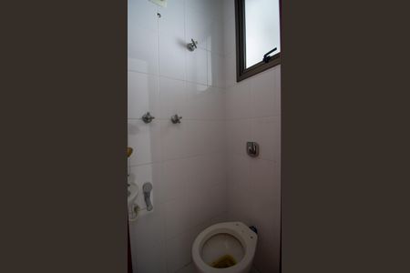 Apartamento à venda com 95m², 3 quartos e 2 vagas Apartamento à venda com 95m², 3 quartos e 2 vagasBanheiro de Serviço