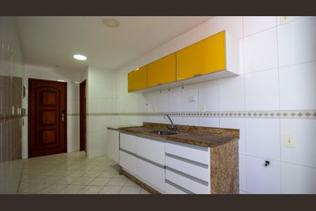 Apartamento à venda com 95m², 3 quartos e 2 vagas Apartamento à venda com 95m², 3 quartos e 2 vagasCozinha e Área de Serviço