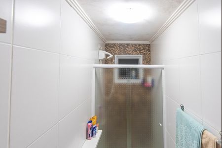 Banheiro de apartamento à venda com 2 quartos, 50m² em Vila Santo Alberto, Santo André