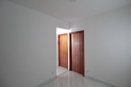 Sala de casa para alugar com 3 quartos, 60m² em Santa Martinha, Ribeirão das Neves