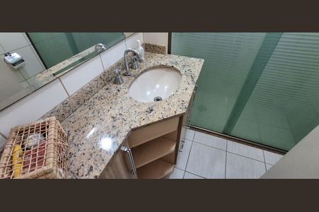 Apartamento à venda com 69m², 3 quartos e 1 vaga Apartamento à venda com 69m², 3 quartos e 1 vagaBanheiro Social