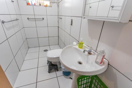 Casa à venda com 118m², 2 quartos e 2 vagas Casa à venda com 118m², 2 quartos e 2 vagasBanheiro