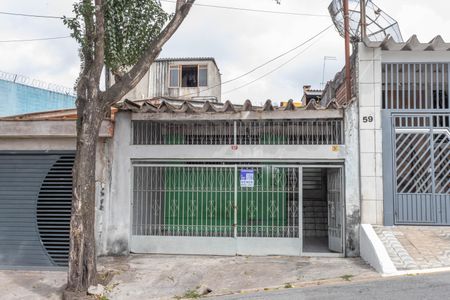 Casa à venda com 118m², 2 quartos e 2 vagas Casa à venda com 118m², 2 quartos e 2 vagasFachada + placa