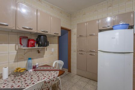 Casa à venda com 118m², 2 quartos e 2 vagas Casa à venda com 118m², 2 quartos e 2 vagasCozinha