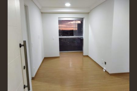 Sala de apartamento para alugar com 2 quartos, 50m² em Parque Maria Domitila, São Paulo