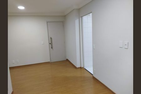 Sala de apartamento para alugar com 2 quartos, 50m² em Parque Maria Domitila, São Paulo