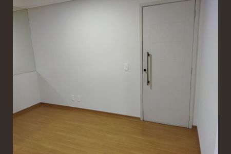 Sala de apartamento para alugar com 2 quartos, 50m² em Parque Maria Domitila, São Paulo
