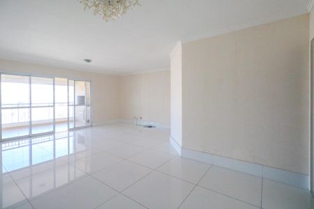 Apartamento para alugar com 243m², 4 quartos e 4 vagas Apartamento para alugar com 243m², 4 quartos e 4 vagasSala