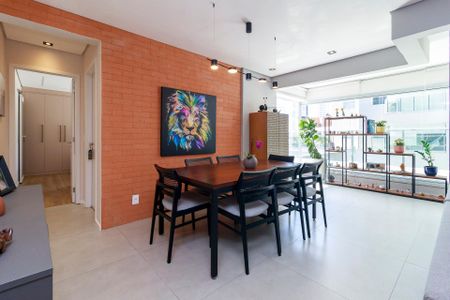 Apartamento à venda com 142m², 2 quartos e 2 vagas Apartamento à venda com 142m², 2 quartos e 2 vagasSala