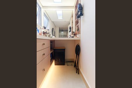 Apartamento à venda com 142m², 2 quartos e 2 vagas Apartamento à venda com 142m², 2 quartos e 2 vagasSuíte - Banheiro