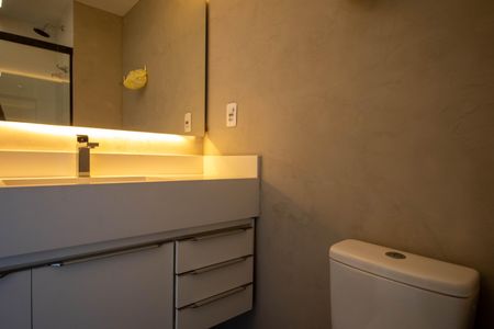 Banheiro de apartamento à venda com 1 quarto, 23m² em Santo Amaro, São Paulo