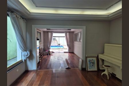 Casa à venda com 472m², 5 quartos e 6 vagas