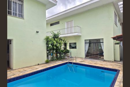 Casa à venda com 472m², 5 quartos e 6 vagas