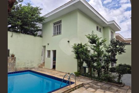 Casa à venda com 472m², 5 quartos e 6 vagas