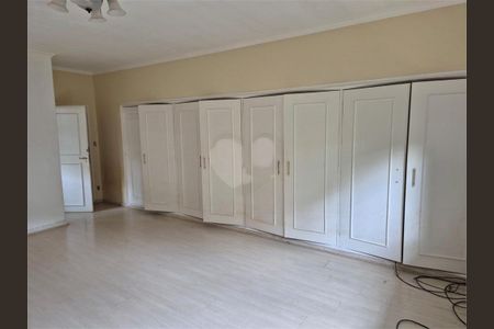 Casa à venda com 472m², 5 quartos e 6 vagas