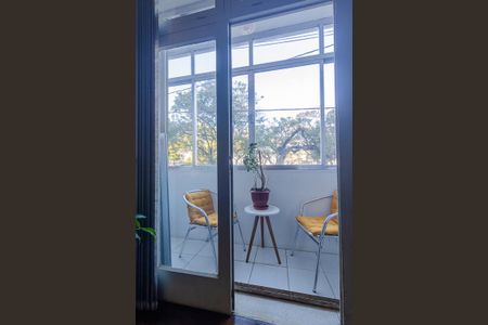 Apartamento à venda com 140m², 3 quartos e sem vaga Apartamento à venda com 140m², 3 quartos e sem vagaSacada/Sala