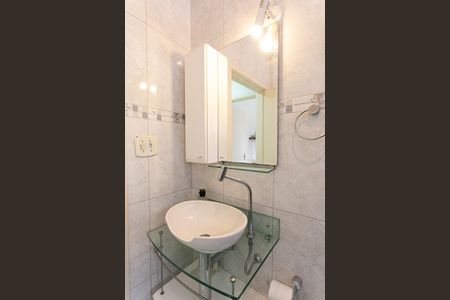 Casa para alugar com 280m², 3 quartos e 4 vagasBanheiro Social