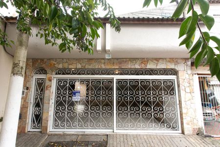 Casa para alugar com 280m², 3 quartos e 4 vagasFachada