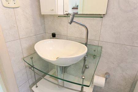 Casa para alugar com 280m², 3 quartos e 4 vagasBanheiro Social