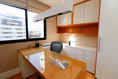 Apartamento à venda com 280m², 5 quartos e 4 vagasQuarto