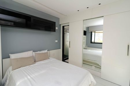 Apartamento à venda com 280m², 5 quartos e 4 vagasSuíte 2