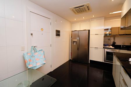 Apartamento à venda com 280m², 5 quartos e 4 vagasCozinha