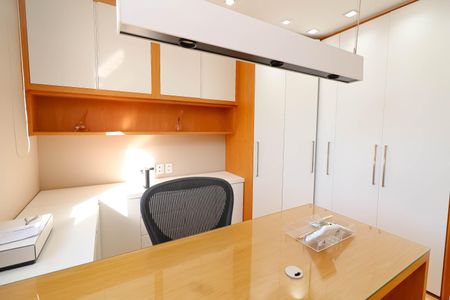 Apartamento à venda com 280m², 5 quartos e 4 vagasQuarto