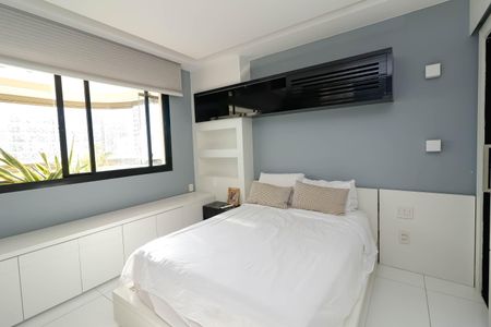 Apartamento à venda com 280m², 5 quartos e 4 vagasSuíte 2