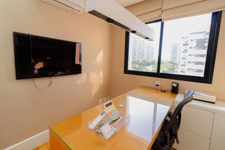 Apartamento à venda com 280m², 5 quartos e 4 vagasQuarto