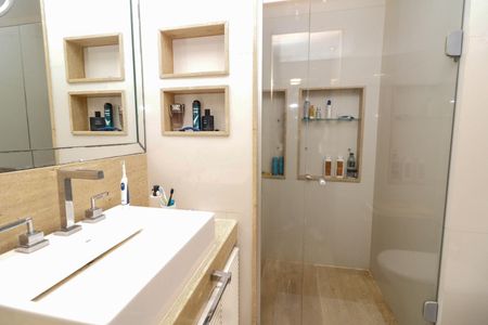 Apartamento à venda com 280m², 5 quartos e 4 vagasSuíte 1 Banheiro