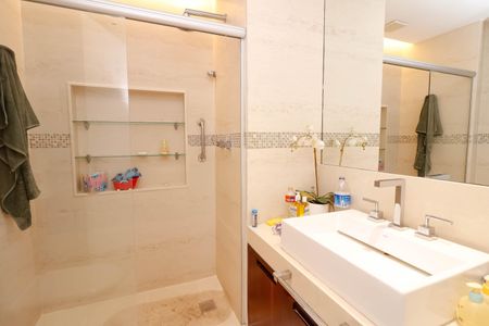 Apartamento à venda com 280m², 5 quartos e 4 vagasSuíte 3 Banheiro