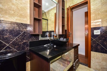 Casa para alugar com 250m², 3 quartos e 2 vagasBanheiro Suíte