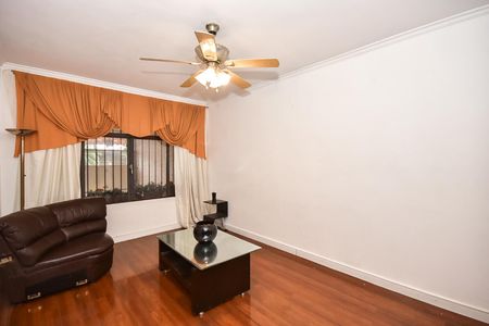 Casa para alugar com 250m², 3 quartos e 2 vagasSala