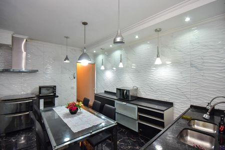 Casa para alugar com 250m², 3 quartos e 2 vagasCozinha