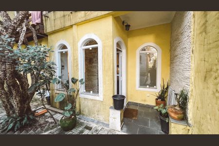 Casa para alugar com 240m², 3 quartos e 4 vagasEntrada