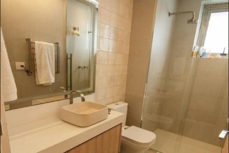 Apartamento à venda com 335m², 4 quartos e 4 vagasBanheiro da Suíte 3