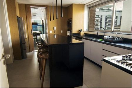 Apartamento à venda com 335m², 4 quartos e 4 vagasCozinha