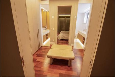 Apartamento à venda com 335m², 4 quartos e 4 vagasCloset Suíte 1