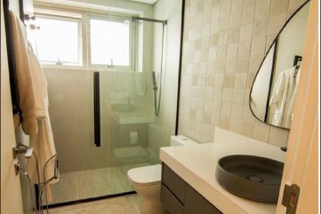 Apartamento à venda com 335m², 4 quartos e 4 vagasBanheiro da Suíte 4