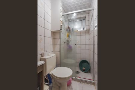 Banheiro de apartamento à venda com 1 quarto, 43m² em Jardim Itu, Porto Alegre