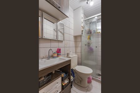 Banheiro de apartamento à venda com 1 quarto, 43m² em Jardim Itu, Porto Alegre