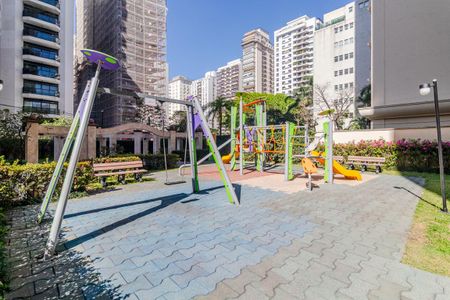 Apartamento à venda com 156m², 4 quartos e 3 vagasÁrea comum - Playground