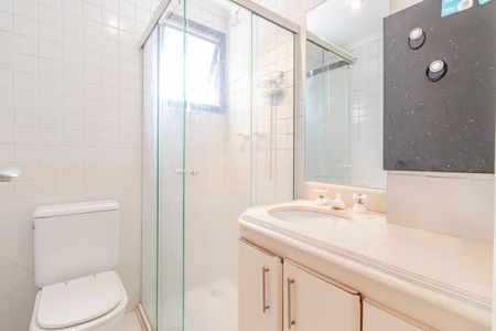 Apartamento à venda com 156m², 4 quartos e 3 vagasBanheiro da Suíte 2