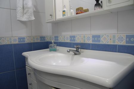 Apartamento à venda com 74m², 3 quartos e 2 vagasBanheiro Social