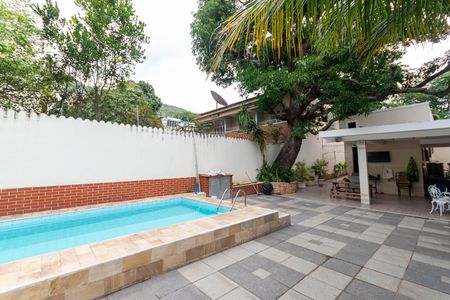 Casa à venda com 159m², 3 quartos e 1 vaga Casa à venda com 159m², 3 quartos e 1 vagaÁrea externa